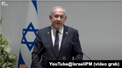 以色列总理内塔尼亚胡就以色列对卡塔尔境内哈马斯领导层实施的空袭发表视频声明。(2025年9月10日)