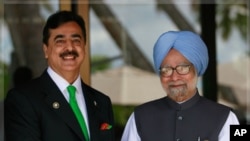 印度總理辛格(右)和巴基斯坦總理吉拉尼