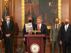 資料照片：眾議院外交事務委員會首席共和黨成員、中國工作組主席麥考爾出席中國工作組報告發布記者會。 （2020年9月30日）