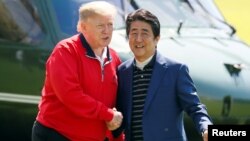 美國總統特朗普2019年5月26日抵達東京東面的千葉縣茂原市的茂原鄉村俱樂部打高爾夫球，受到日本首相安倍晉三的歡迎。