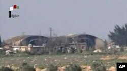 沙伊拉特空軍基地遭到美國導彈襲擊和毀壞的機庫