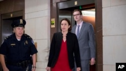 前白宫俄罗斯和欧洲事务顾问费奥娜·希尔抵达国会山。(2019年10月14日)