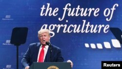 美国总统特朗普在德克萨斯州奥斯丁的一次集会上感谢农民们在美中贸易战中给予的支持。（2020年1月19日）