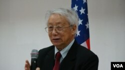 美西西藏研究會會長尹集鈞