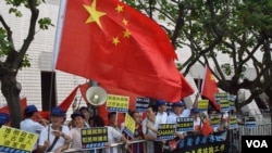親建制派團體舉行支持政改集會。(美國之音湯惠芸拍攝)