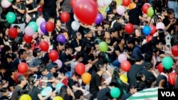 大會在公民廣場內佈置七彩繽紛的氣球，寓意大家追尋天賦的思想自由空間