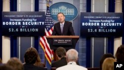 白宮預算局長穆瓦尼2017年5月23日在白宮向媒體介紹川普總統擬定的2018財年聯邦預算。