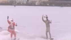 滑水而來的聖誕老人