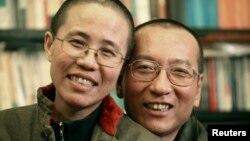 刘晓波的家人2010年10月发布的照片显示刘晓波和妻子刘霞