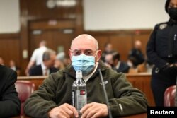 前特朗普集團首席財務官韋塞斯貝格在紐約市曼哈頓區的紐約州最高法院出庭聽候量刑裁決。(2023年1月10日)