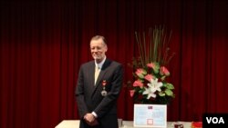 時任美國在台協會台北辦事處副處長的酈英傑（美國之音楊明拍攝）