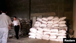 資料照：通過聯合國世界糧食援助項目運到北韓平壤西北部一個倉庫裡的糧食。