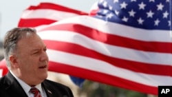 2020年10月2日，美国国务卿蓬佩奥在克罗地亚的杜布罗夫尼克市与克罗地亚总理安德烈·普连科维奇举行联合新闻发布会上发表讲话。