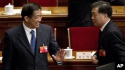 高位落马的薄熙来（左）资料照