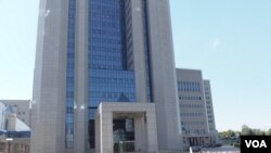 在莫斯科的天然气工业公司总部（美国之音白桦拍摄）