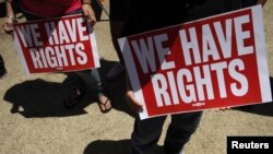 非法移民一直爭取權益