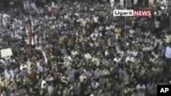 本週較早前敘利亞示威者在哈馬斯附近的一個城鎮舉行抗議﹐高呼“處死阿薩德”的口號