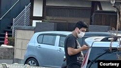 上門恐嚇的不明身份人員（肖彥銳提供圖片）