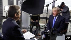 美國候任總統唐納德川普10日在紐約接受電視訪問。