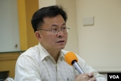 台北大學公共行政暨政策學助理教授陳耀祥（美國之音楊明拍攝）