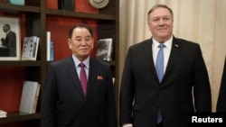 美國國務卿蓬佩奧(右)1月18日與北韓高級官員金英哲在華盛頓舉行了會談。