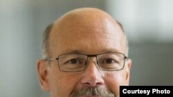 美國首任北極事務無任所大使邁克爾·斯弗拉加表示，莫斯科和北京近期在北極地區軍事合作的“頻率和複雜性”，釋放出“令人擔憂的訊號”。 (取自美國國務院官網)