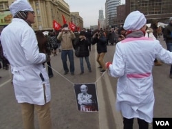 2014年3月莫斯科的一场大规模反政府示威中，抗议民众要求普京下台。