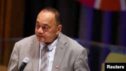 ນາ​ຍົ​ກ​ລັດ​ຖະ​ມົນ​ຕີ ທົງ​ກາ ທ່ານ ຊຽວ​ຊີ ໂຊວາ​ເລ​ນີ ກ່າວ​ຄຳ​ປາ​ໄສ​ໃນ​ລະ​ຫວ່າງກອງ​ປ​ະ​ຊຸມ​ສຸດຍອດ ເປົ້​າ​ໝາຍ​ການ​ພັດ​ທະ​ນາ​ແບບ​ຍືນ​ຍົງ, ສຳ​ນັກ​ງານ​ໃຫຍ່​ອົງ​ການ​ສະ​ຫະ​ປະ​ຊາ​ຊາດ, ນະ​ຄອນ ນິວຢອກ, ສະ​ຫະ​ລັດ, 18 ກັນ​ຍາ 2023. REUTERS/Caitlin Ochs/File Photo