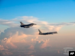 台灣國防部公佈的資料照顯示一架台灣軍機(2018年5月28日)