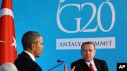 奧巴馬(左)與土耳其總理埃爾多安(右)