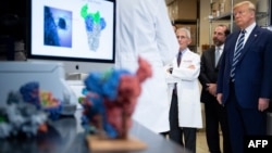 2020年3月3日特朗普在美國國立衛生研究院疫苗研究中心