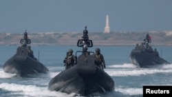 资料照：台湾海军进行战备演练。（路透社）
