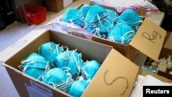 纽约州政府3月17日向该州卫生机构的工作人员提供的N95口罩。