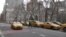 Выживут ли желтые нью-йоркские такси и их водители?
