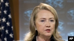 美國國務卿希拉里•克林頓星期四在華盛頓國務院新聞發布會上，討論美國國務院的年度人權報告
