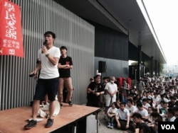 香港中學生大罷課 人數遠超預期，學民思潮表示，約有1,200名香港中學生參與罷課爭普選，人數遠超預期。（美國之音湯惠芸攝）