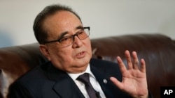 北韓勞動黨國際部部長李洙墉訪問中國。