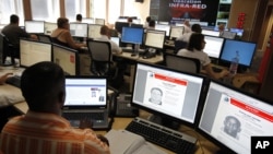 国际刑警组织（Interpol)的工作人员(资料照片)