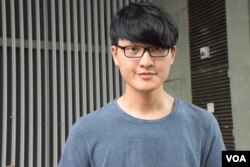 香港大學學生會會長馮敬恩表示，港大學生會今年首次舉辦悼念六四晚會，主題為「守住香港、毋忘六四」。(美國之音湯惠芸)