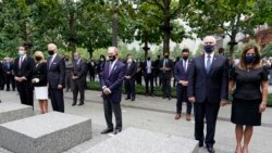 左起：紐約州長庫默、民主黨總統候選人拜登和夫人、前紐約市長彭博和美國副總統彭斯與夫人在紐約參加911事件19週年紀念活動。 （2020年9月11日）