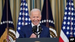 拜登2022年11月9日在白宫见记者就前一天举行的美国中期选举发表评论。（美联社）