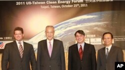 金兰湾内几乎看不到踪影的越南海军舰只。