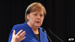 德國總理默克爾(Angela Merkel)對美國的回應是一條簡明扼要的信息，暨德國人將“為自己確定我們的標準”。圖為默克爾資料照。
