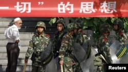 2009年7月烏魯木齊的武警