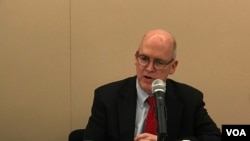 美國企業研究所戰略研究員施米特2019年10月23日參加全球台灣研究中心應對中國銳實力座談會(美國之音鍾辰芳拍攝）