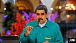 在新冠病毒大流行病期間，馬杜羅在加拉加斯的總統府發表電視講話。(2020年11月15日)