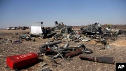 俄羅斯客機墜毀後的碎片