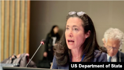 美國國務院負責軍備控制的助理國務卿馬洛利·斯圖爾特(Mallory Stewart，又譯史都華)2022年10月17日在第77屆聯合國大會裁軍與國際安全委員會（聯大一委）會上發言。（來源：斯圖爾特推特賬號）