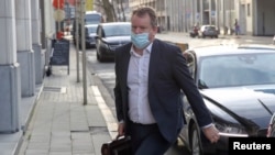  英国首席脱欧谈判代表戴维·弗罗斯特（David Frost）2020年12月13日在布鲁塞尔的欧盟总部进行谈判后，回到英国驻欧盟使馆。