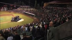 加州哀悼大規模槍擊案的死難者